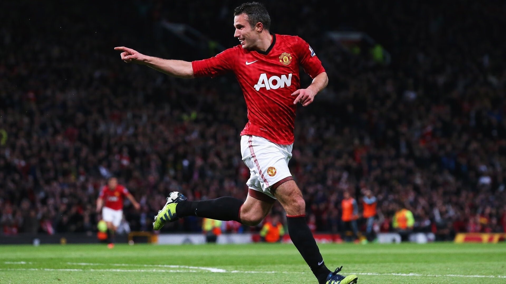 “拜仁新星Aznu训练问题发酵，“才华＋态度”成为讨论焦点”