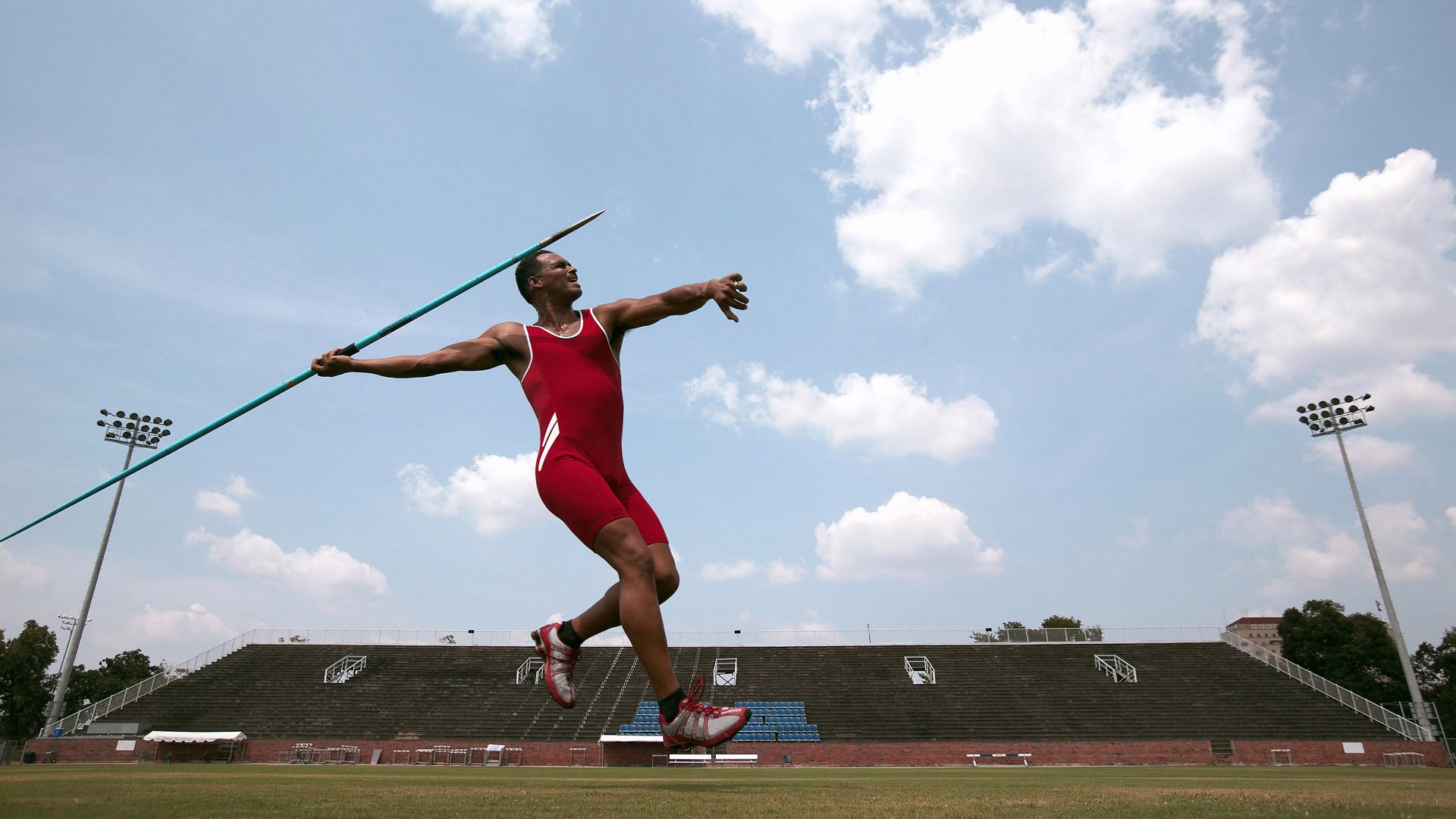 世界杯外围赛进入白热化，各国争夺宝贵出线名额